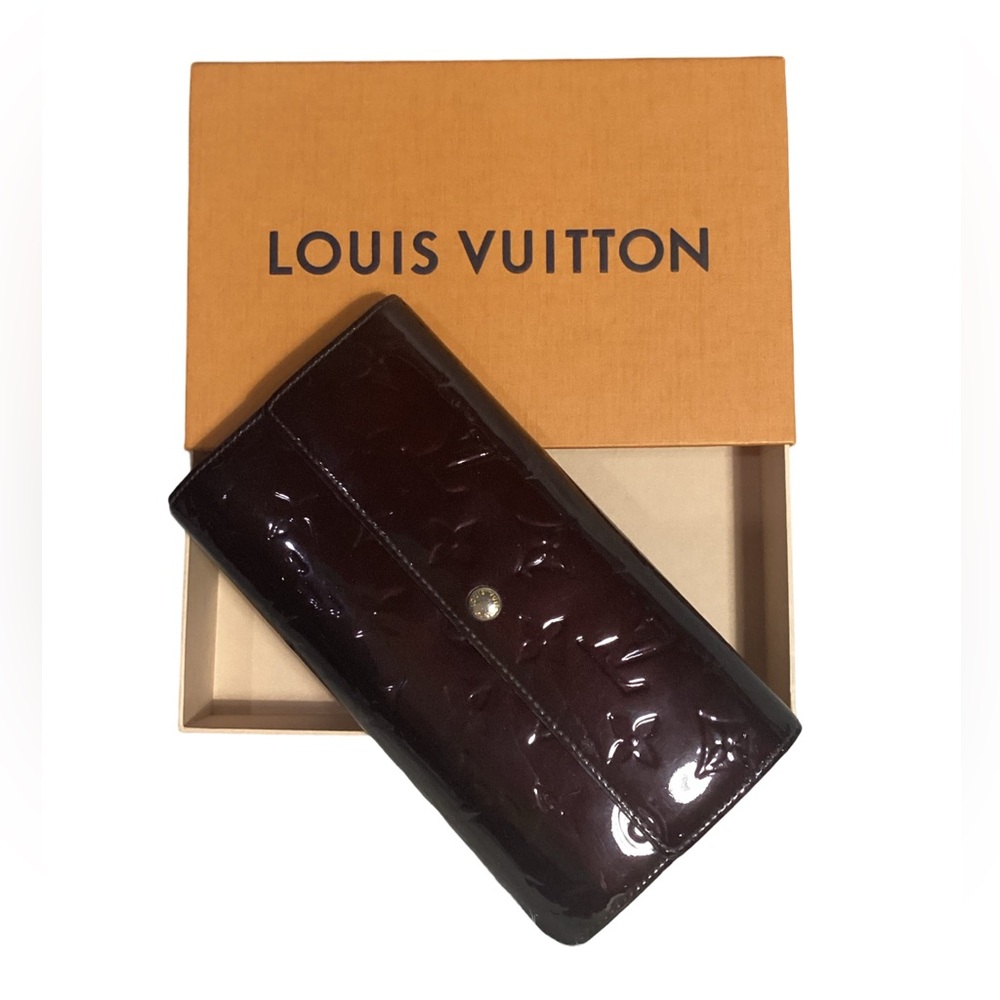 Louis Vuitton Portefeuile Sarah Monogram Vernis Long Wallet Armaranth Color
